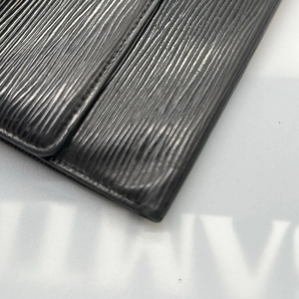 Louis Vuitton Epi Porte Tresor International Wallet Black
